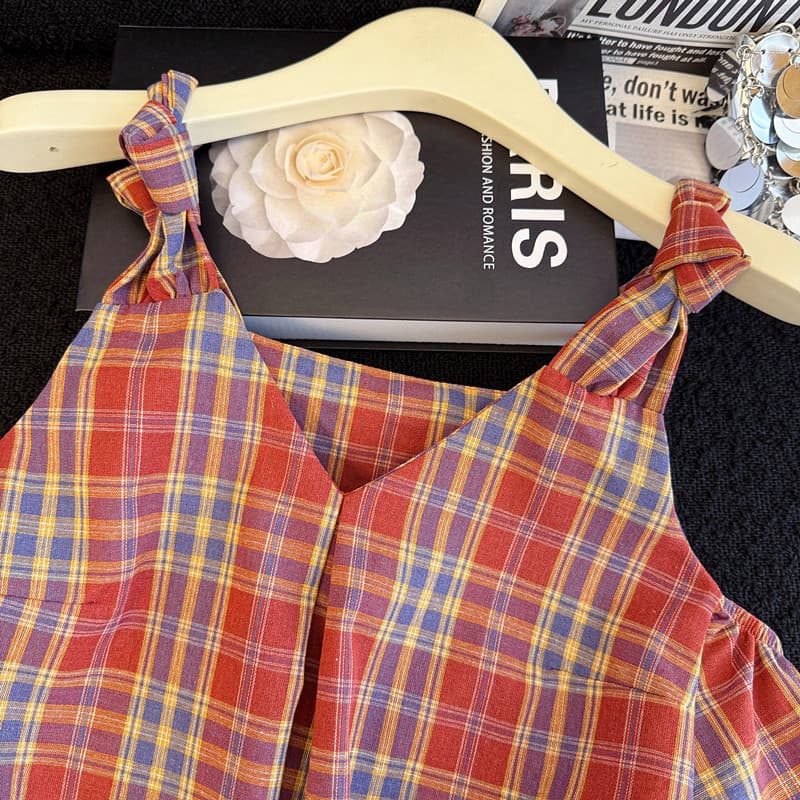 실사 디자인 센스 비틀림 체크무늬 캐미솔 여름 새로운 외출용 태국 사람 스타일 고유 한 아름다운 민소매 맨위 상세 이미지 3