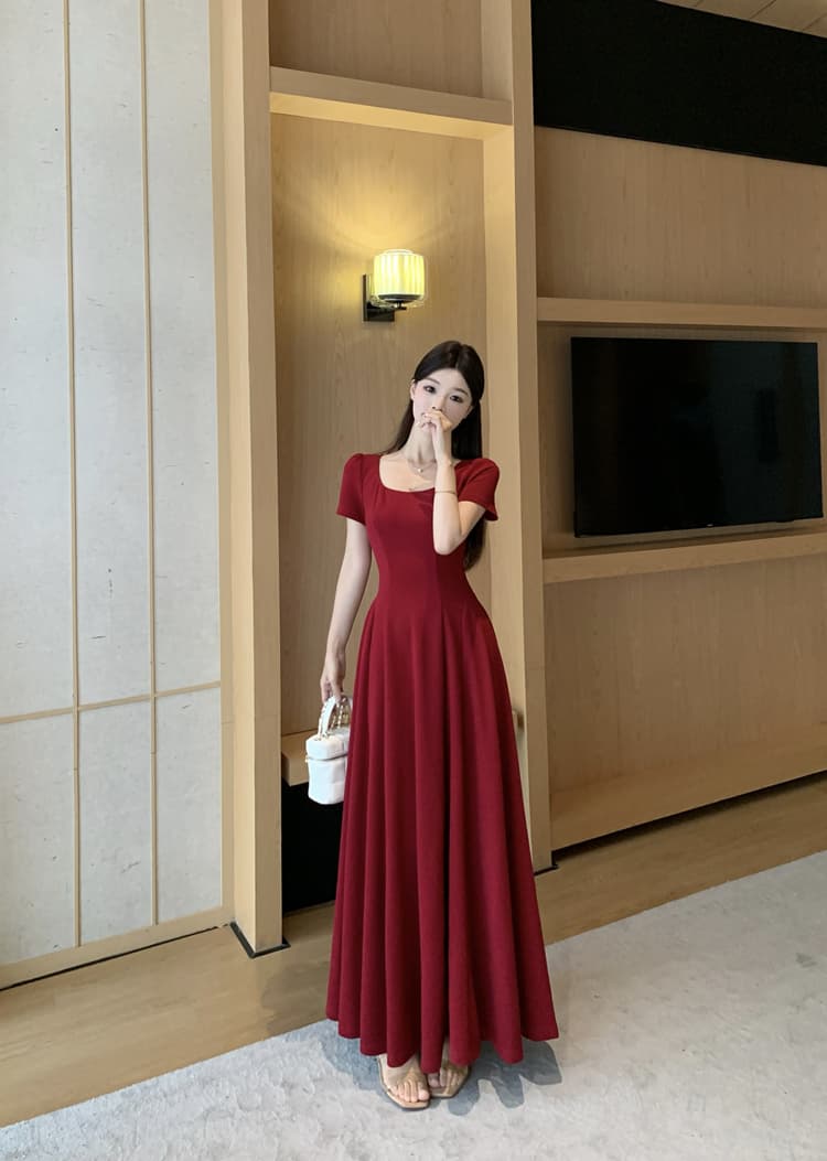 빨간색 광장 칼라 반팔 여성 드레스 2025 여름 우아함 품격 프랑스식 허리 수축 한 마디 빅 플레어 스커트 하이웨이스트 롱 스커트 상세 이미지 15