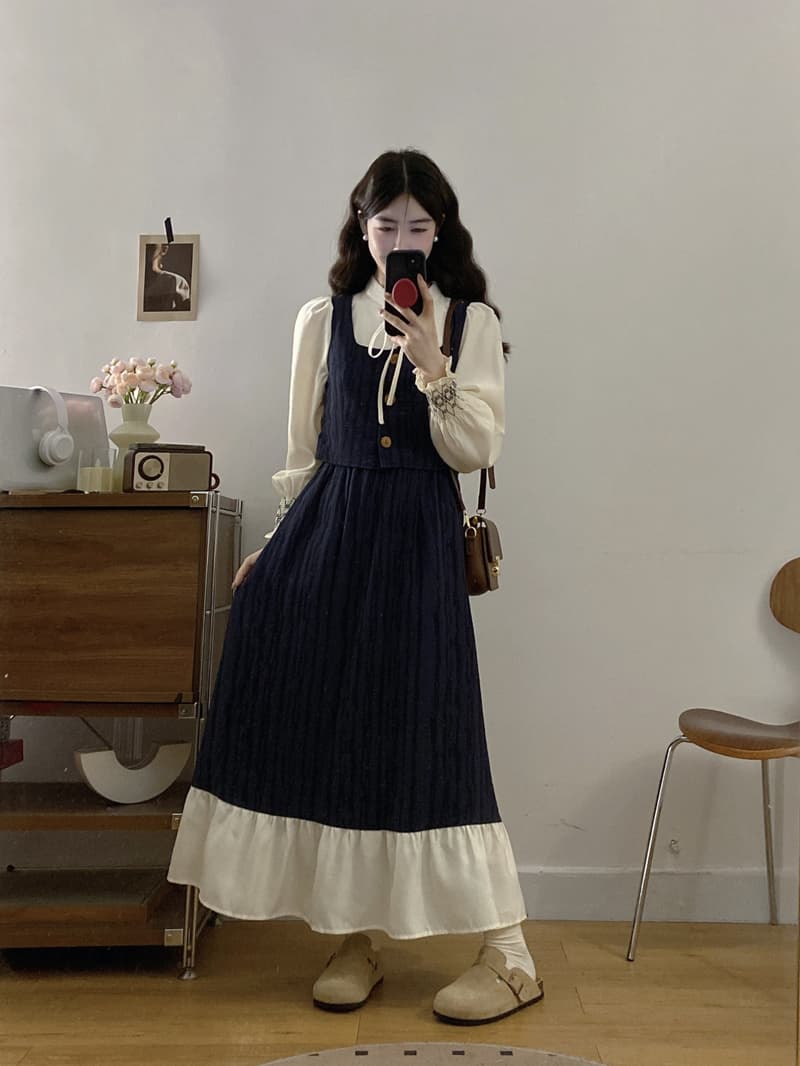 연령 감소 품격 페이크 레이어드 패치워크 여성 드레스 2026 이른 가을 프랑스식 문예 장난기 넘치는 허리 수축 프릴 치마