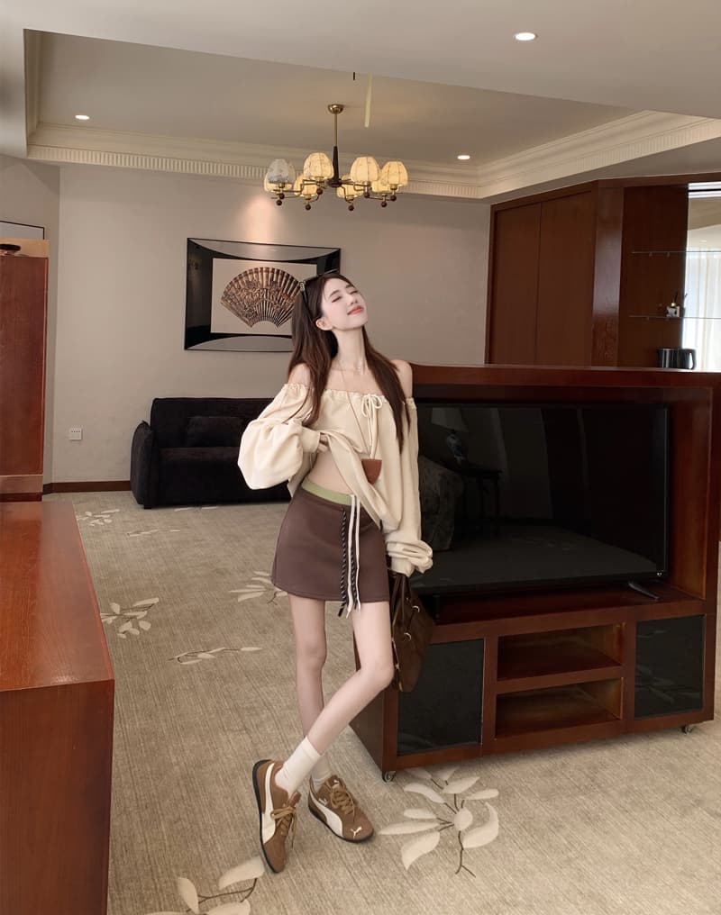비스듬한 어깨 펌프 로프 웨이 긴팔 디자인 센스 작은 대중 루즈핏 핫걸 오프숄더 맨위 배색 하이웨이스트 타이트 스커트 투피스 세트 이미지 4