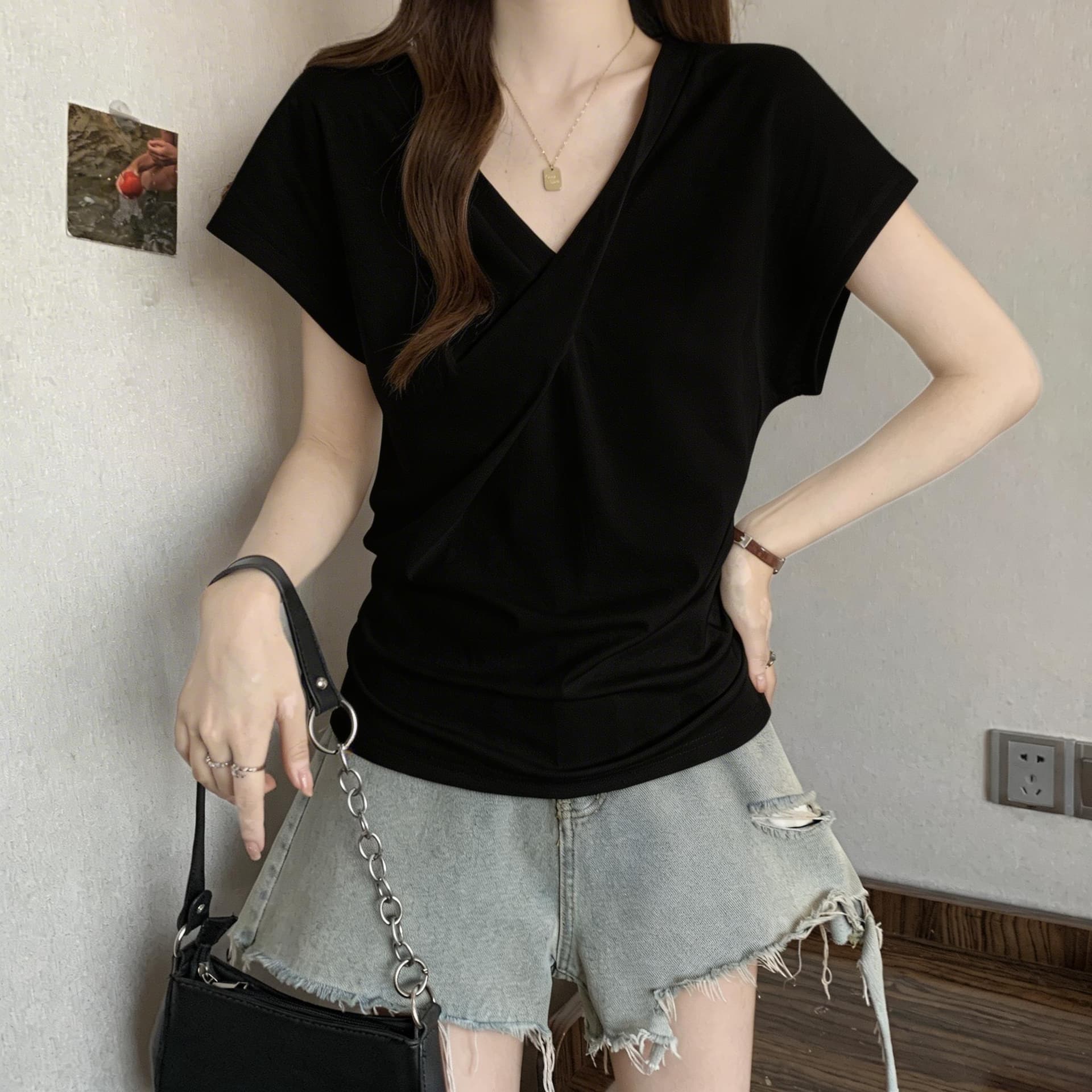 빅 사이즈 여성 의류 디자인 센스 V넥 순면 반팔 티셔츠 여름 지방 mm 허리 수축 슬림해 보이는 올해 인기 ~ 중 아름다운 맨위 상세 이미지 4