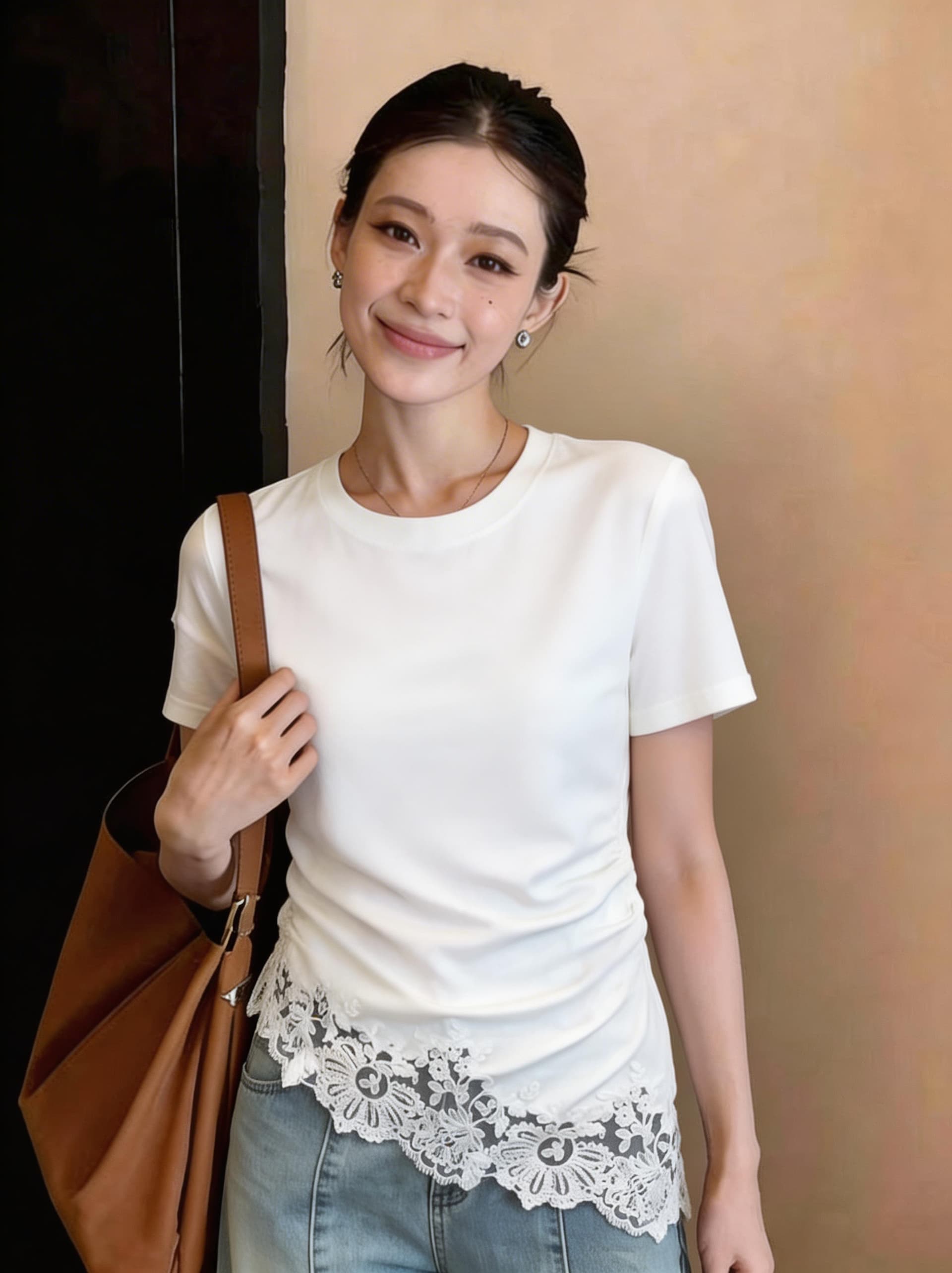 유럽 상품 2026 여름 새로운 연령 감소 레이스 조각 몸매 가꾸기 슬림해 보이는 반팔 티셔츠 여성 패션 맨위 트렌디 상세 이미지 6