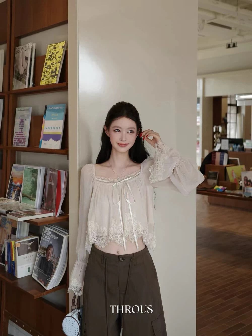종 키우 휴가 레이스 측면 패치워크 광장 칼라 나팔 긴팔 시폰 셔츠 여성 가을 부드러운 쇼트 스타일 맨위 상세 이미지 1