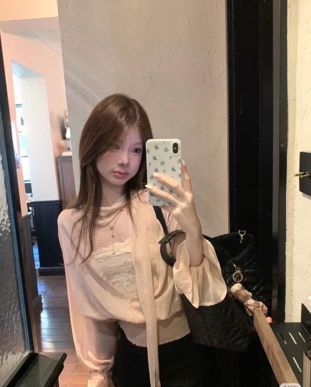 viapitti 양면 세트 느긋한 바람 양성 및 음성 둘 착용 리본 칼라 주름 허리 수축 마이크로 ~을 통해 쉬폰 블라우스 블라우스 상세 이미지 3