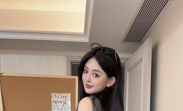 재고 있음 2026 년 패션 고급 센스 유럽어 버전 임산부 외국 가스 미니멀리즘 스카프 드레스 조끼 스커트 상세 이미지 24