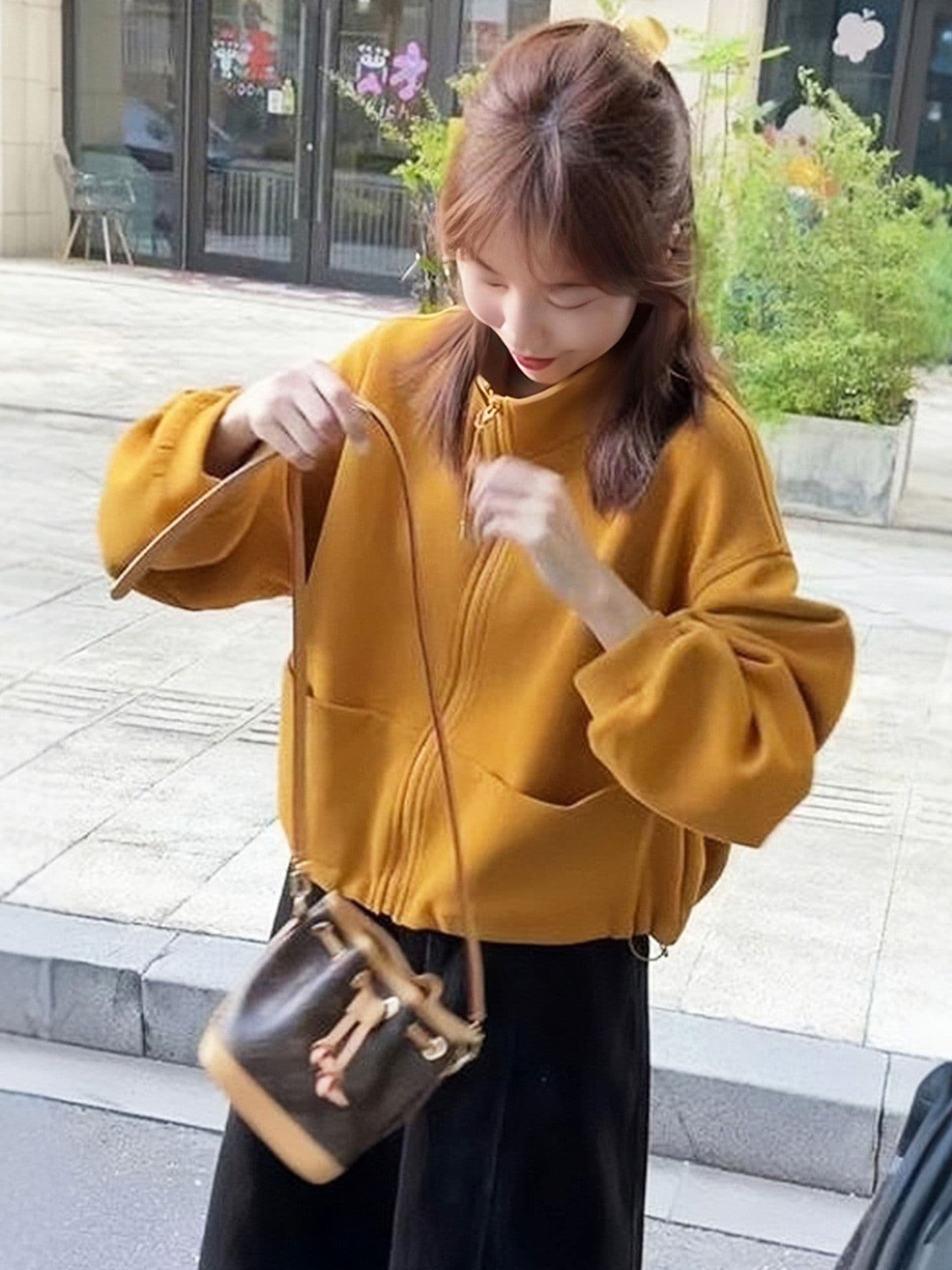 겨울 새로운 세련된 미니멀리즘 다용도 루즈핏 표지 고기 느긋한 품격 슬림해 보이는 쇼트 스타일 디자인 은 여우 플러시 여성 코트 상세 이미지 1