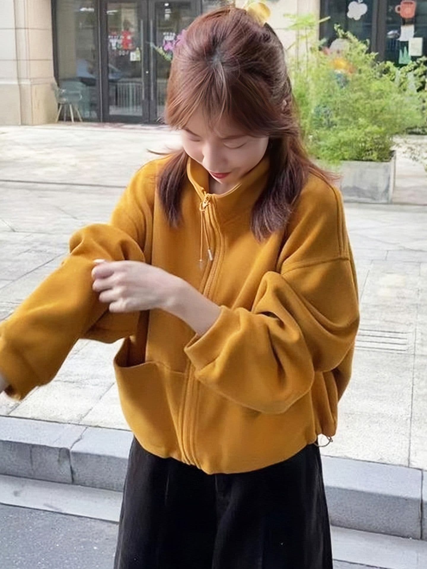 겨울 새로운 세련된 미니멀리즘 다용도 루즈핏 표지 고기 느긋한 품격 슬림해 보이는 쇼트 스타일 디자인 은 여우 플러시 여성 코트 상세 이미지 3