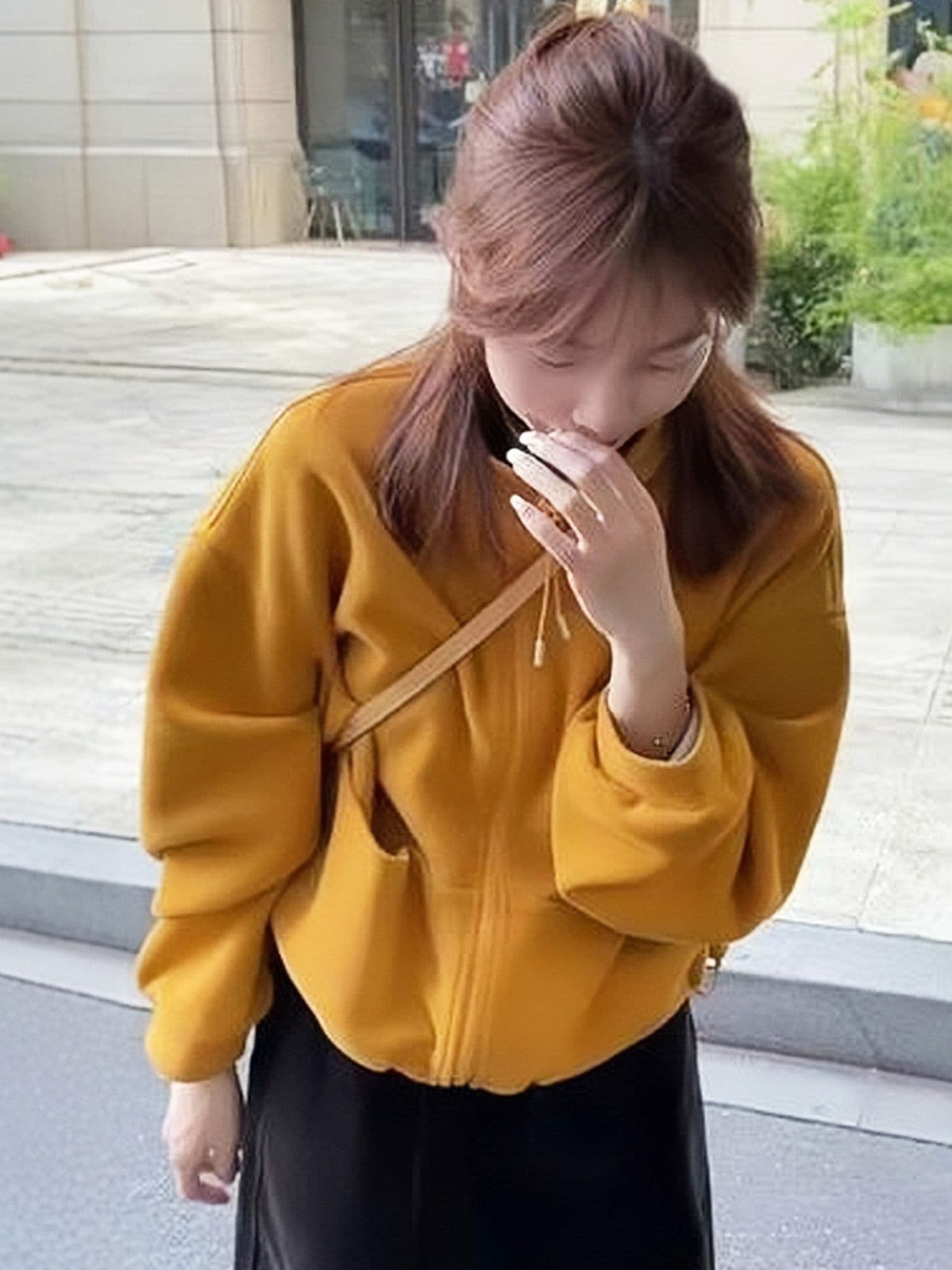 겨울 새로운 세련된 미니멀리즘 다용도 루즈핏 표지 고기 느긋한 품격 슬림해 보이는 쇼트 스타일 디자인 은 여우 플러시 여성 코트 상세 이미지 4
