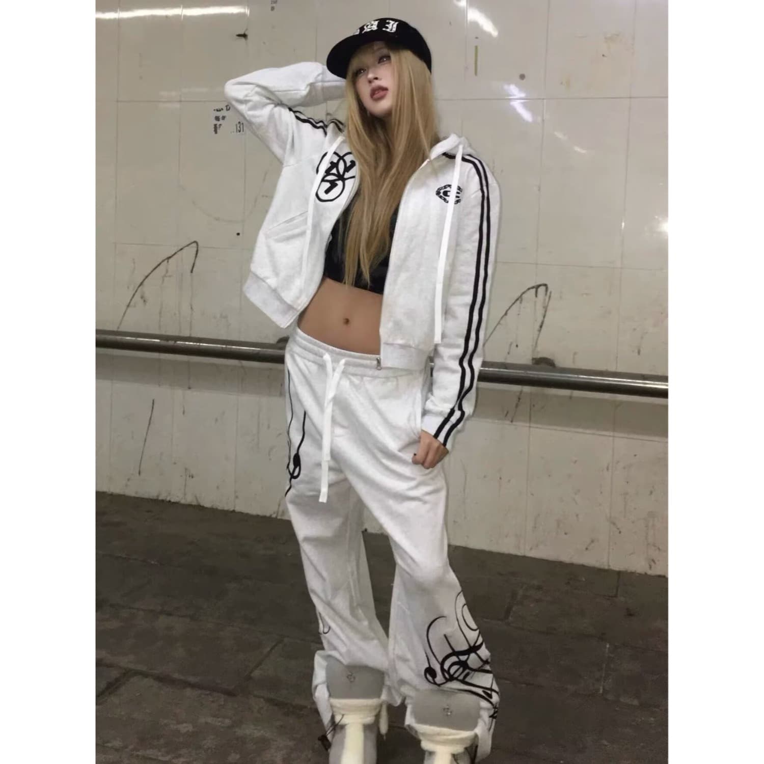 아메리칸 거리 알파벳 프린트 펌프 로프 회색 웨이 바지 여성 루즈핏 모통이 칼 바지 웃음 하 재즈 댄스 바지 이미지 3