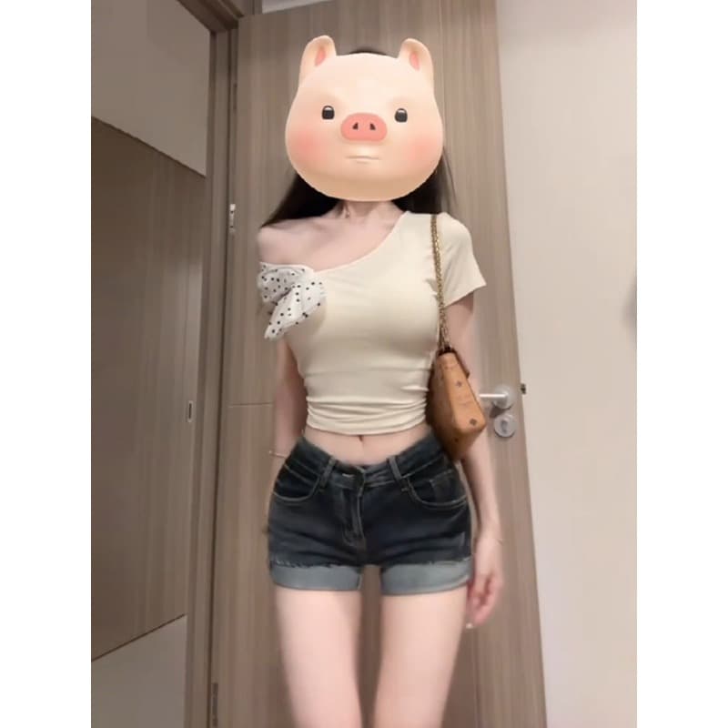 반팔 티셔츠 여성 여름 새로운 폭발 화이트 몸매 가꾸기 핫걸 디자인 센스 오프숄더 비스듬한 어깨 Chic 맨위 이미지 2