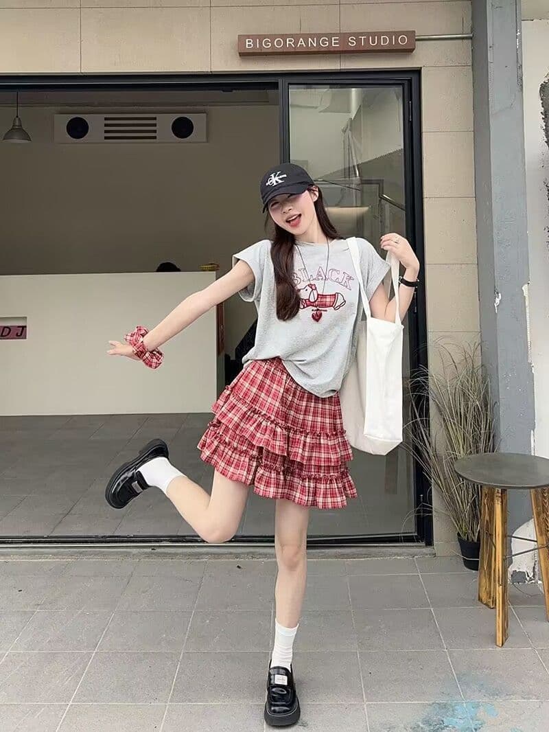 패션 세트 여성 여름 새로운 자수 반팔 케이크 체크무늬 미니 스커트 투피스 세트 상세 이미지 13