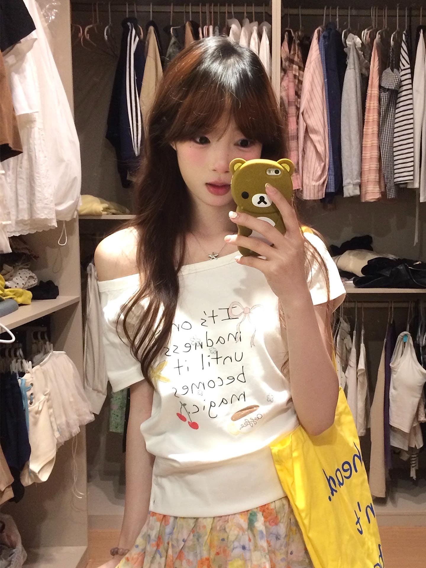 아메리칸 핫걸 비스듬한 어깨 수채화 낙서 화이트 반팔 티셔츠 여성 여름 새로운 루즈핏 슬림해 보이는 오프숄더 맨위 트렌디 상세 이미지 2