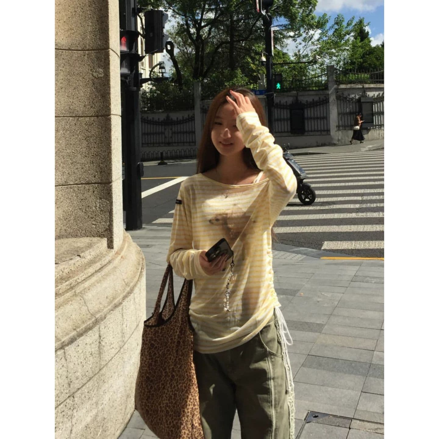 비스듬한 어깨 시카 사슴 프린트 마이크로 ~을 통해 자외선 차단 블라우스 긴팔 티셔츠 이미지 4