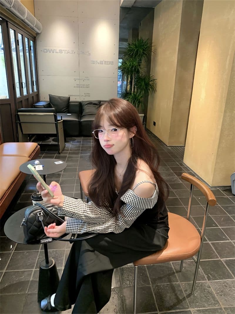 오프숄더 페이크 레이어드 쇼트 스타일 체크무늬 패치워크 긴팔 여성 셔츠 가을 2025 새로운 한 부서 몸매 가꾸기 오픈 가디건 맨위 상세 이미지 3