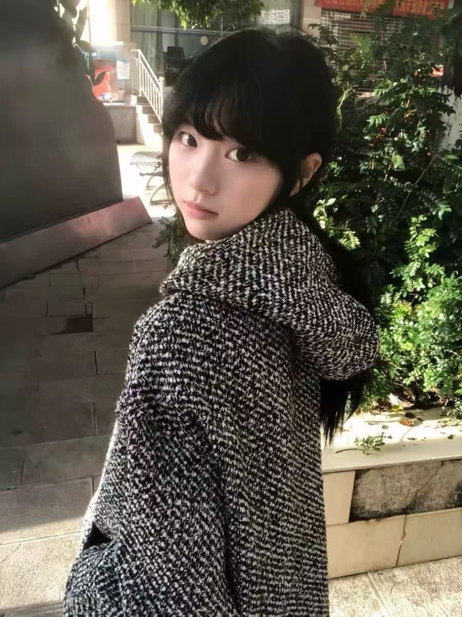 광저우 원본 작은 샤넬 스타일 원단 후드티 여성 상세 이미지 4