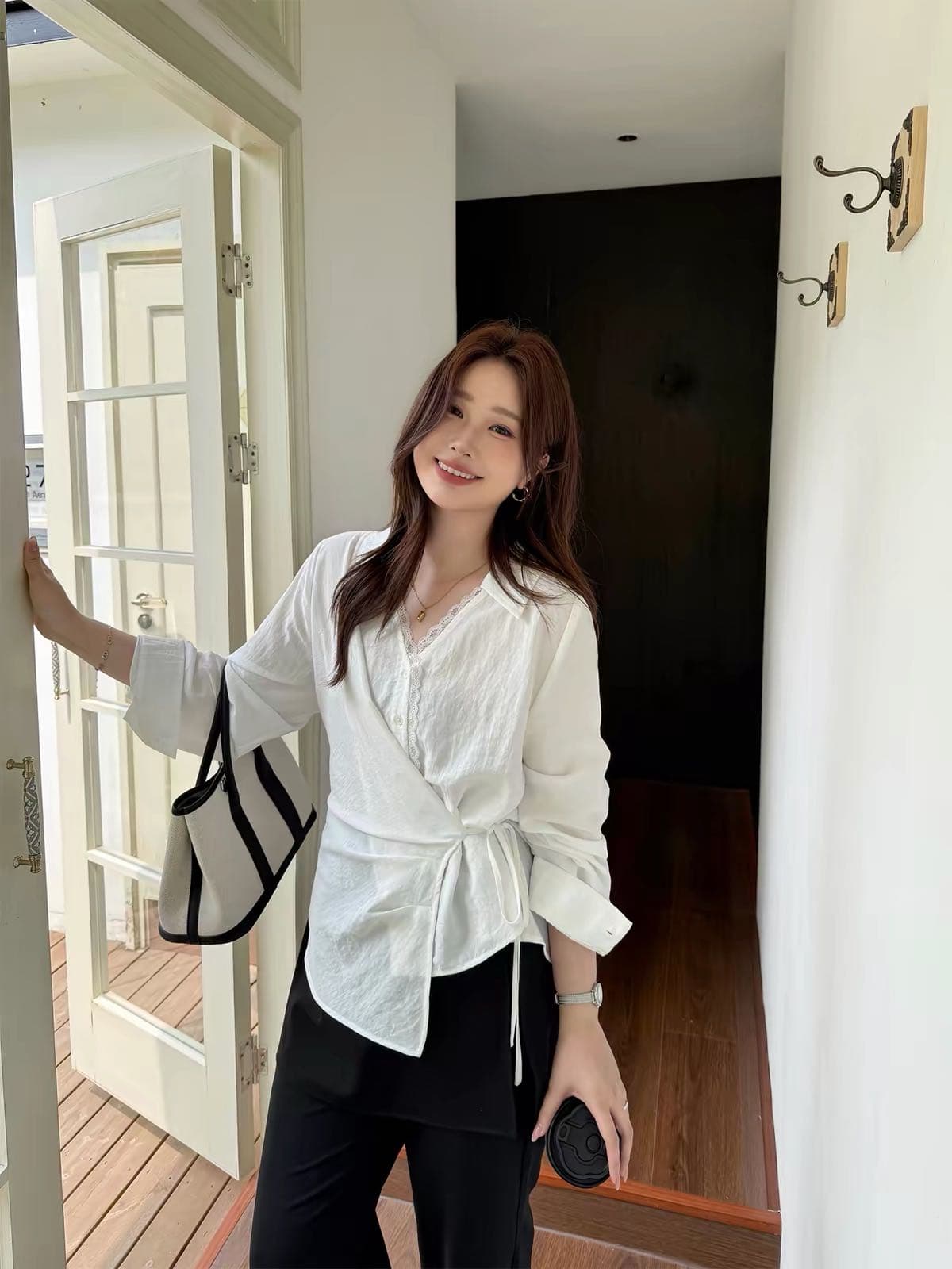 한 부서 Chic 레이스 레이스 패치워크 스트랩 디자인 센스 셔츠 상세 이미지 1
