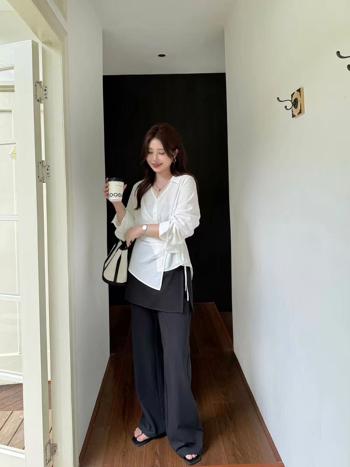 한 부서 Chic 레이스 레이스 패치워크 스트랩 디자인 센스 셔츠 상세 이미지 3