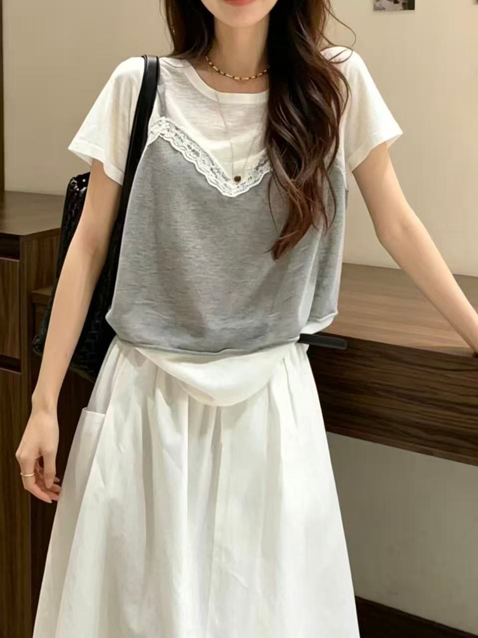 페이크 레이어드 레이스 외출용 조끼 디자인 센스 회색 반팔 티셔츠 여성 여름 새로운 한 부서 Chic 맨위 상세 이미지 4