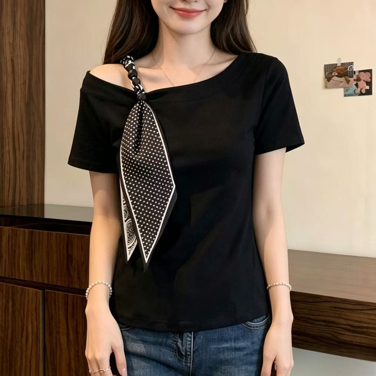 아메리칸 레트로 검정색 몸매 가꾸기 슬림해 보이는 반팔 티셔츠 여성 디자인 센스 핫걸 여름 비스듬한 어깨 스카프 레이스업 맨위 이미지 3