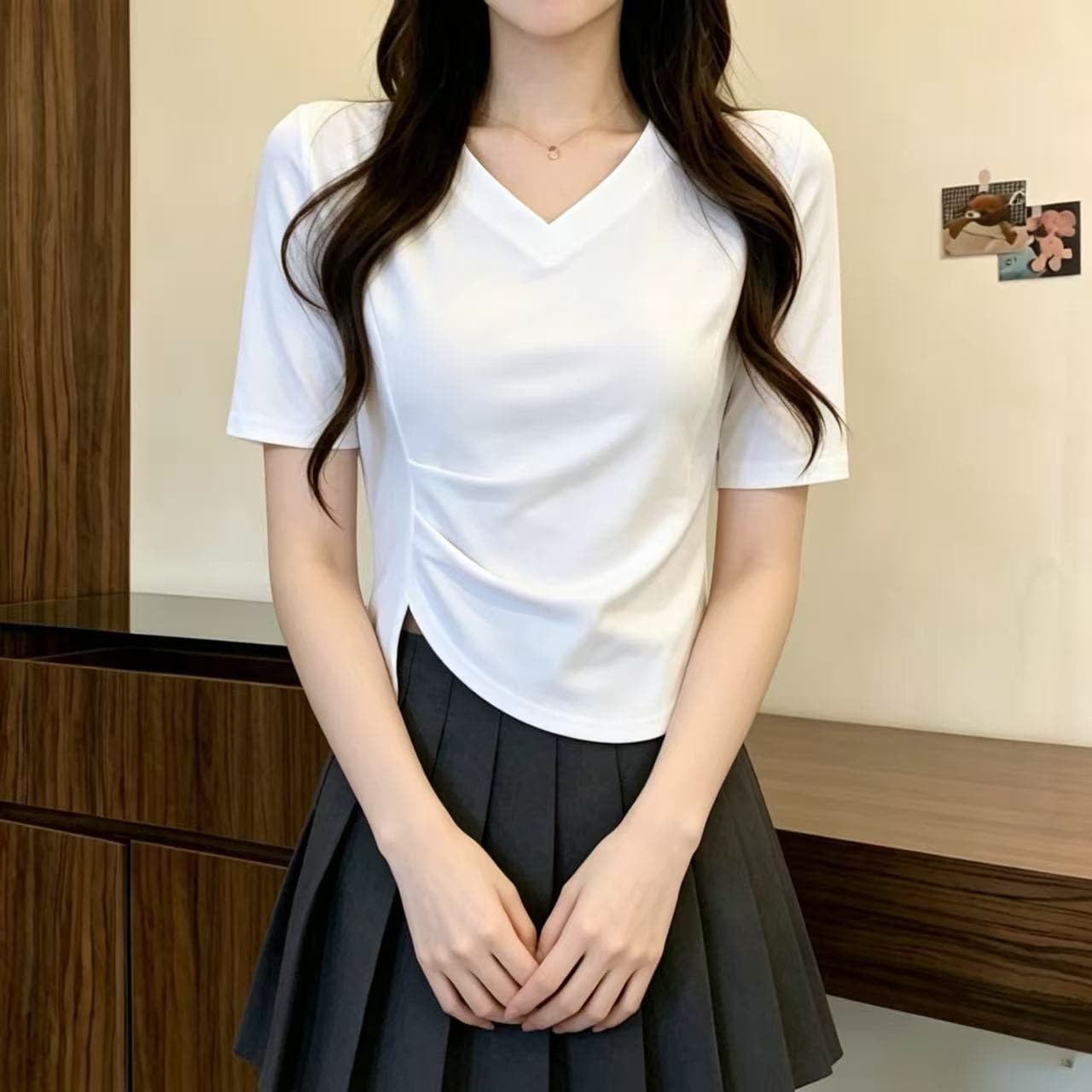 빅 사이즈 여성 의류 2026 년 여름 새로운 지방 mm 슬림해 보이는 긍정적 인 어깨 의류 디자인 센스 불규칙 V넥 반팔 티셔츠 상세 이미지 10