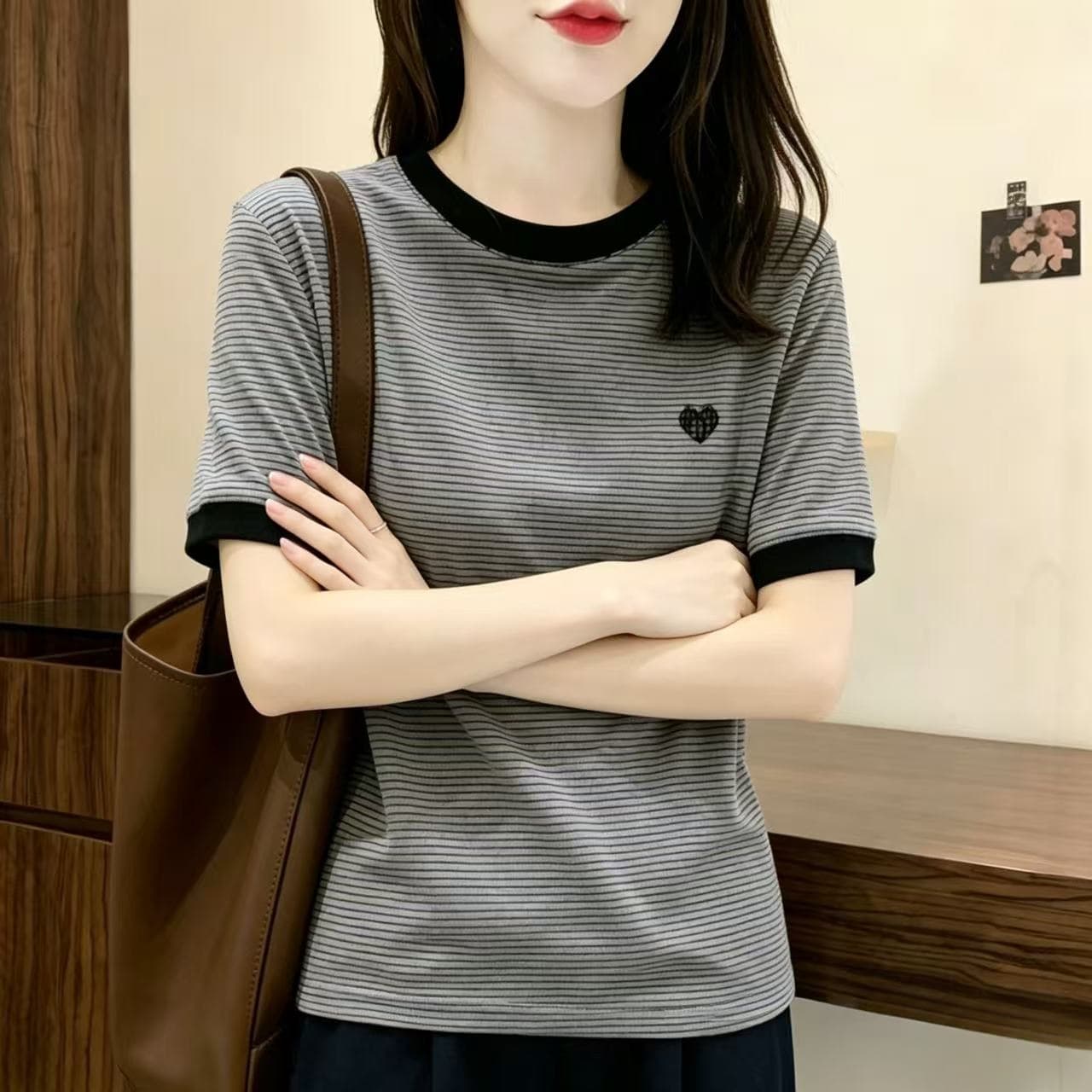 2026 여름 새로운 한국 스타일 다용도 스트라이프 하트 자수 반팔 티셔츠 여성 셔츠 마이크로 지방 우호적 인 표지 고기 착용 가져 가라. 이미지 2