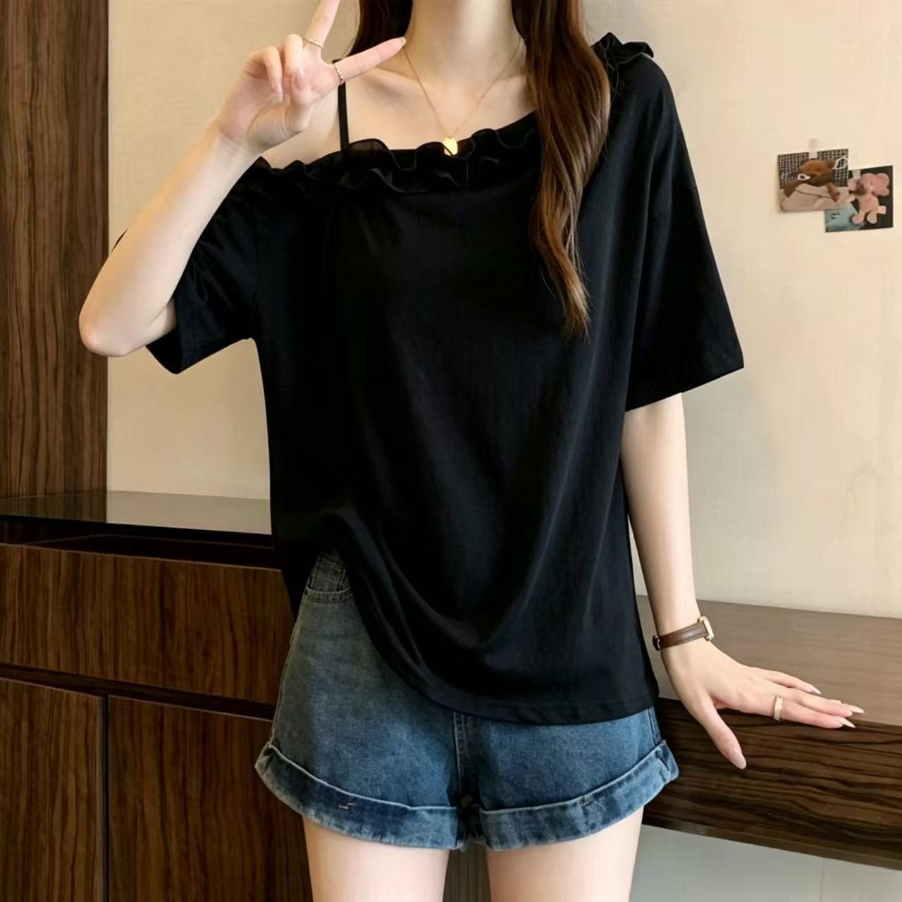 검정색 프릴 비스듬한 어깨 오프숄더 반팔 티셔츠 여성 2026 여름 빅 사이즈 지방 mm 표지 배 슈퍼 잘 생긴 맨위 상세 이미지 4