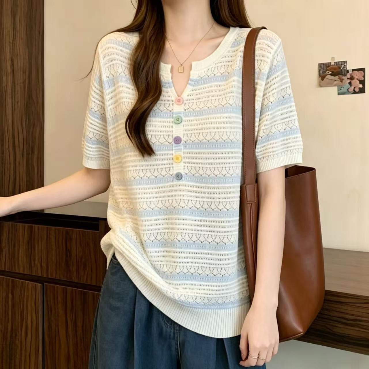 하늘색 홀로우 아웃 스트라이프 긍정적 인 어깨 반팔 티셔츠 여성 2026 여름 새로운 빅 사이즈 지방 mm 표지 배 연령 감소 맨위 상세 이미지 3