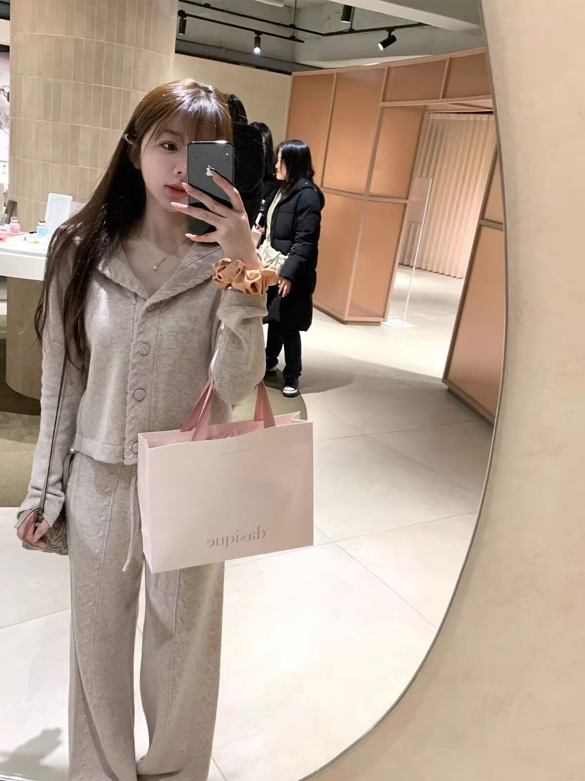 일레븐 소녀 lii 봄날 top 그룹 26 지점 꽈배기 해군 칼라 니트 오픈 가디건 세트 여성 상세 이미지 4