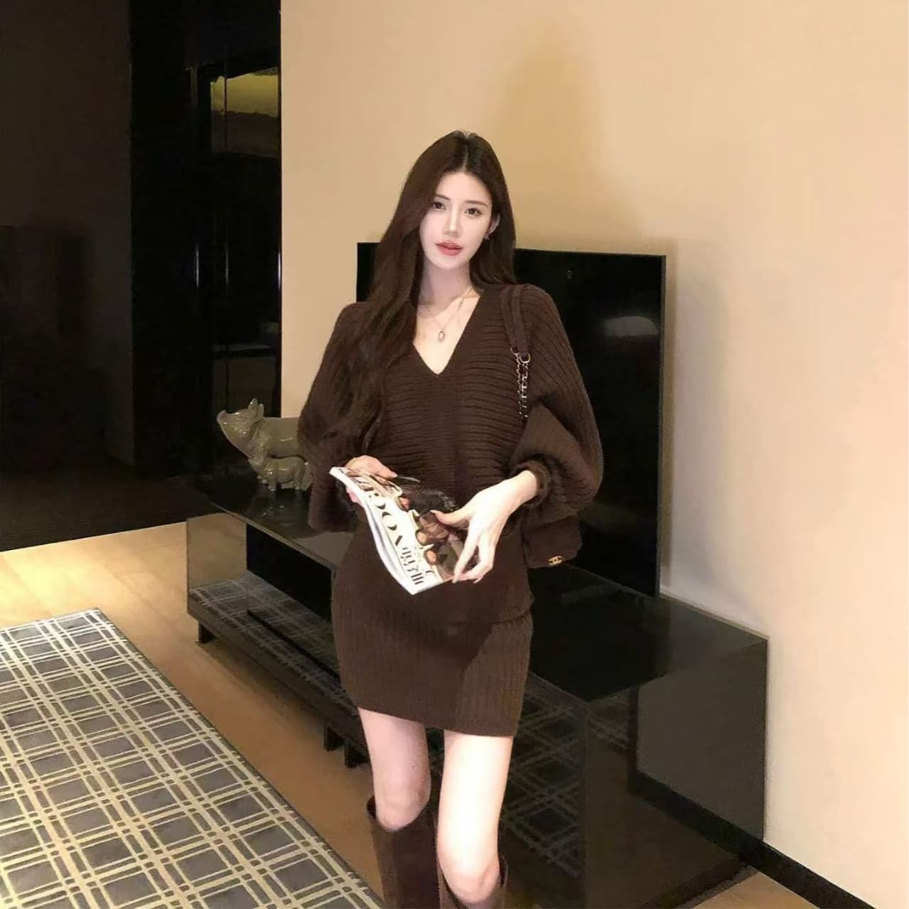 느긋한 바람 V넥 니트 맨위 몸매 가꾸기 타이트 스커트 반신 치마 세트 여성 가을 겨울 품격 출퇴근 착용 가져 가라. 전체 집합 이미지 3