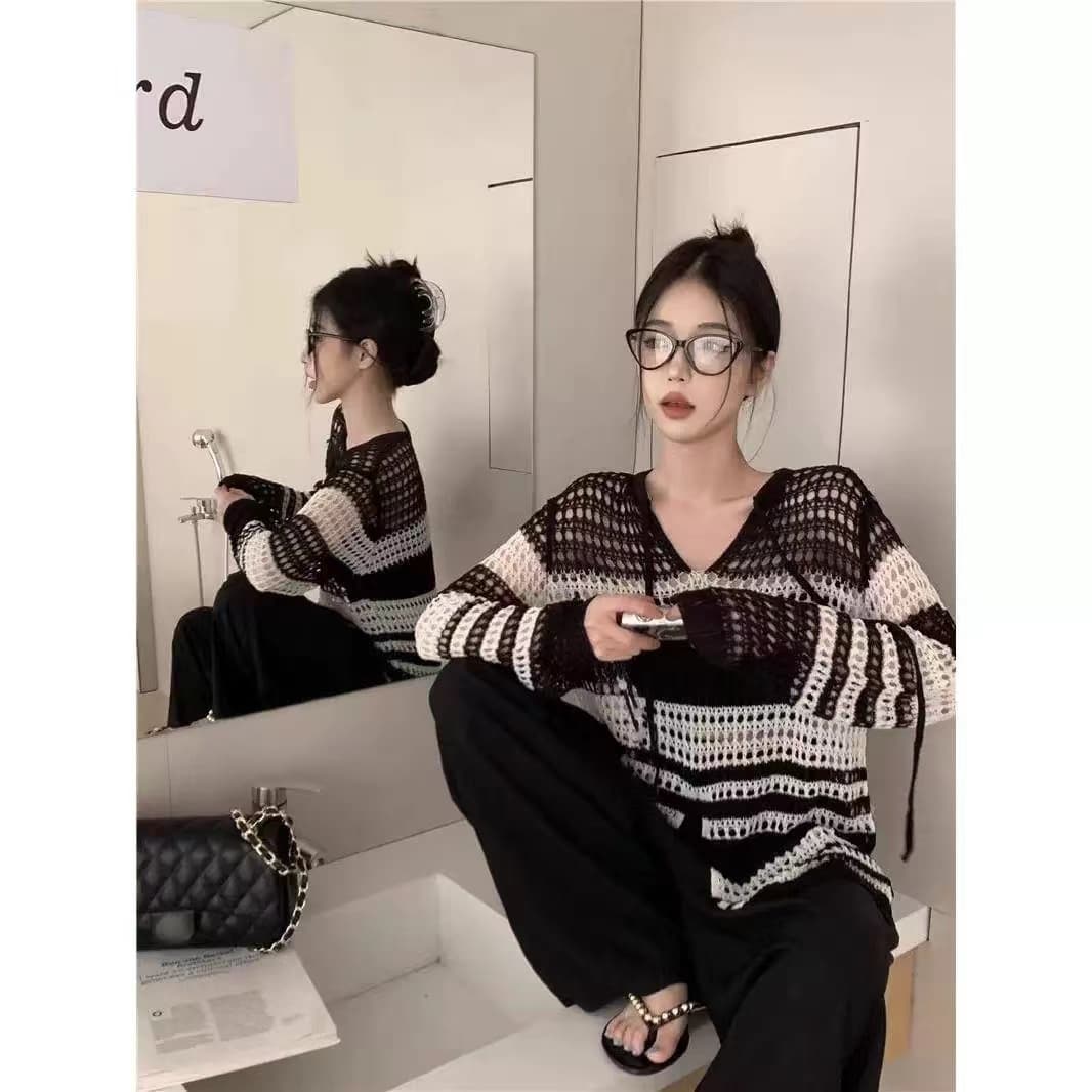 레트로 스트라이프 홀로우 아웃 자수 V넥 캐주얼 다용도 긴팔 니트 맨위 여성 재킷 상세 이미지 1