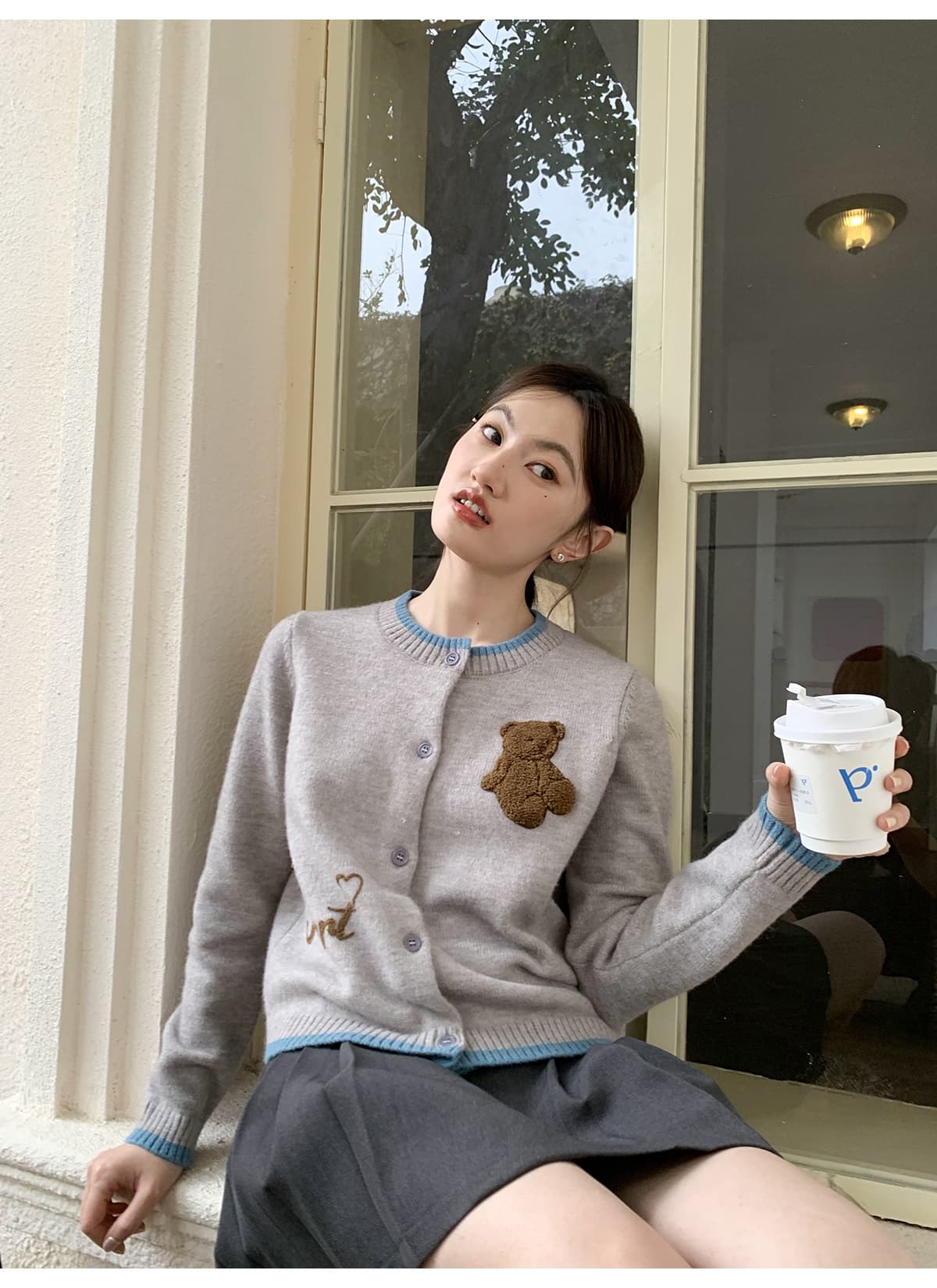 귀여운 곰 배색 자수 니트 오픈 가디건 여성 2026 년 새로운 라운드 넥 루즈핏 외부 가져 가라. 쇼트 스타일 맨위 스웨터 여자 상세 이미지 7