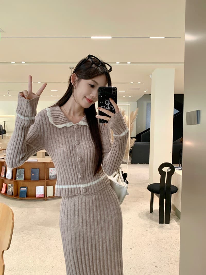 늦게 우산 우산 fw 런던 손 편지 모카 밝은 갈색 배색 폴로 칼라 니트 스웨터 패치워크 롱 스커트 미니 스커트 세트 상세 이미지 15