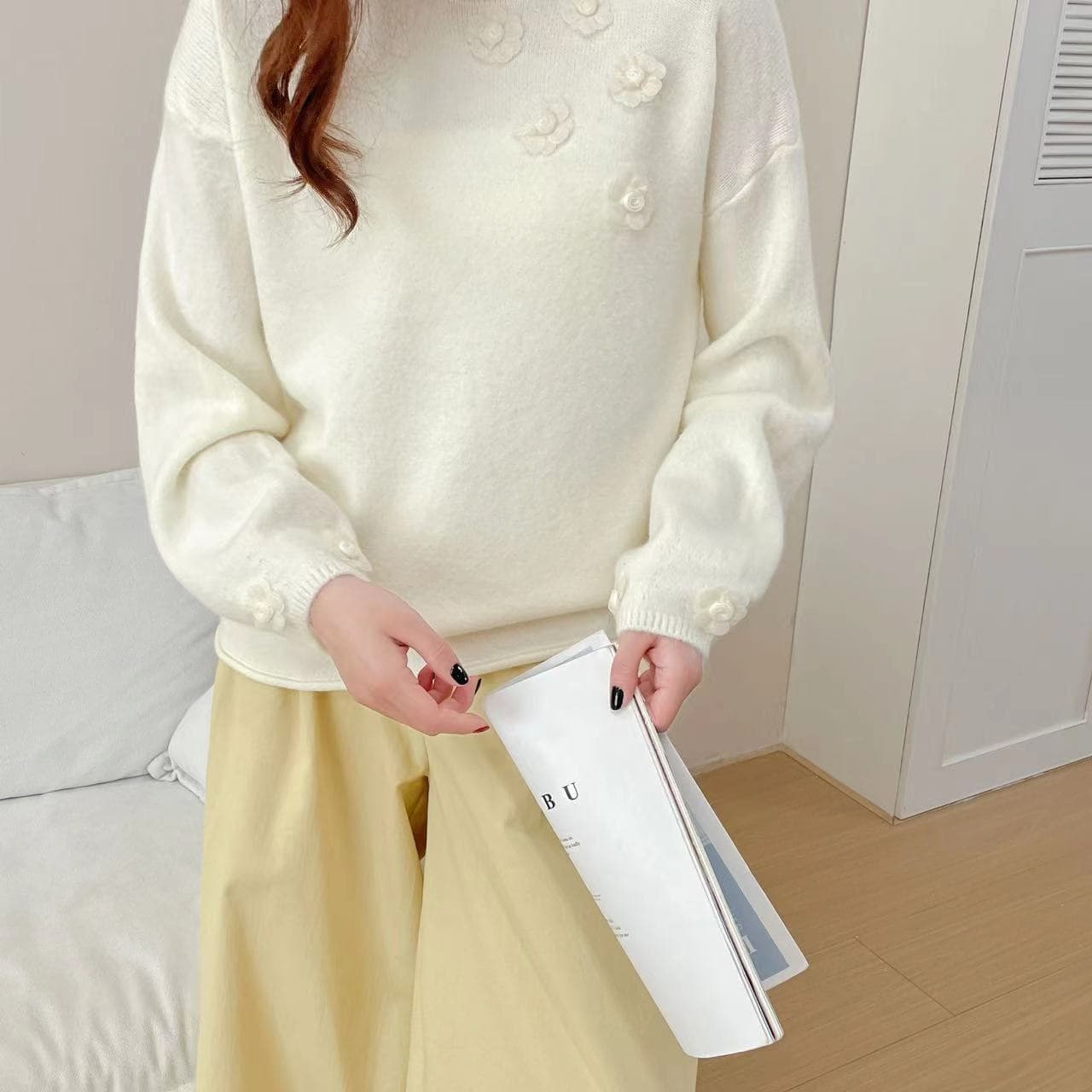 3 차원 꽃 라운드 넥 새로운 부드러운 바람 스웨터 품격 디자인 센스 니트 스웨터 루즈핏 단색 출퇴근 폭발 이미지 2