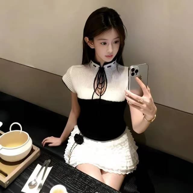 배색 반하이넥 홀로우 아웃 패치워크 니트 반팔 티셔츠 여성 여름 몸매 가꾸기 작은 날다 소매 맨위 여름 상세 이미지 1