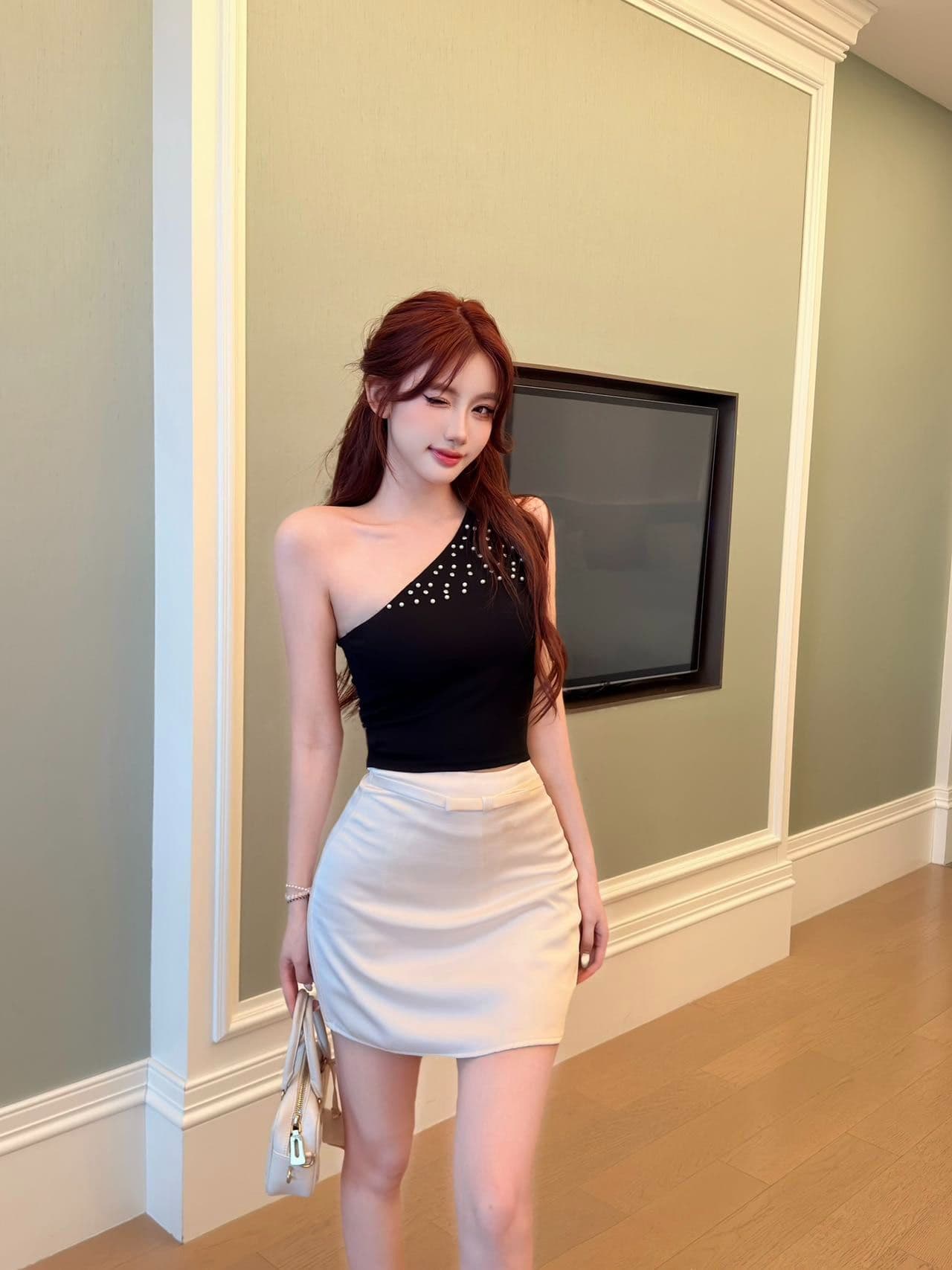 단색 핫픽스 비스듬한 어깨 캐미솔 여름 순수한 욕망 디자인 센스 핫걸 몸매 가꾸기 오프숄더 쇼트 스타일 맨위 외출용 상세 이미지 3