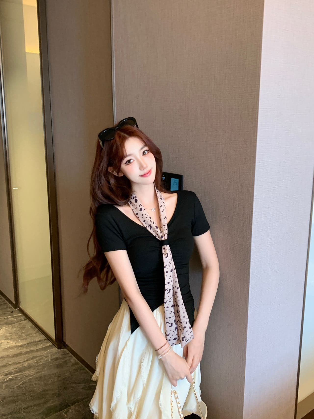 한 부서 레오파드 무늬 리본 V넥 반팔 티셔츠 여성 여름 벨트 가슴 패드 몸매 가꾸기 슬림해 보이는 인사이드 가져 가라. 외출용 핫걸 바람 맨위 상세 이미지 7