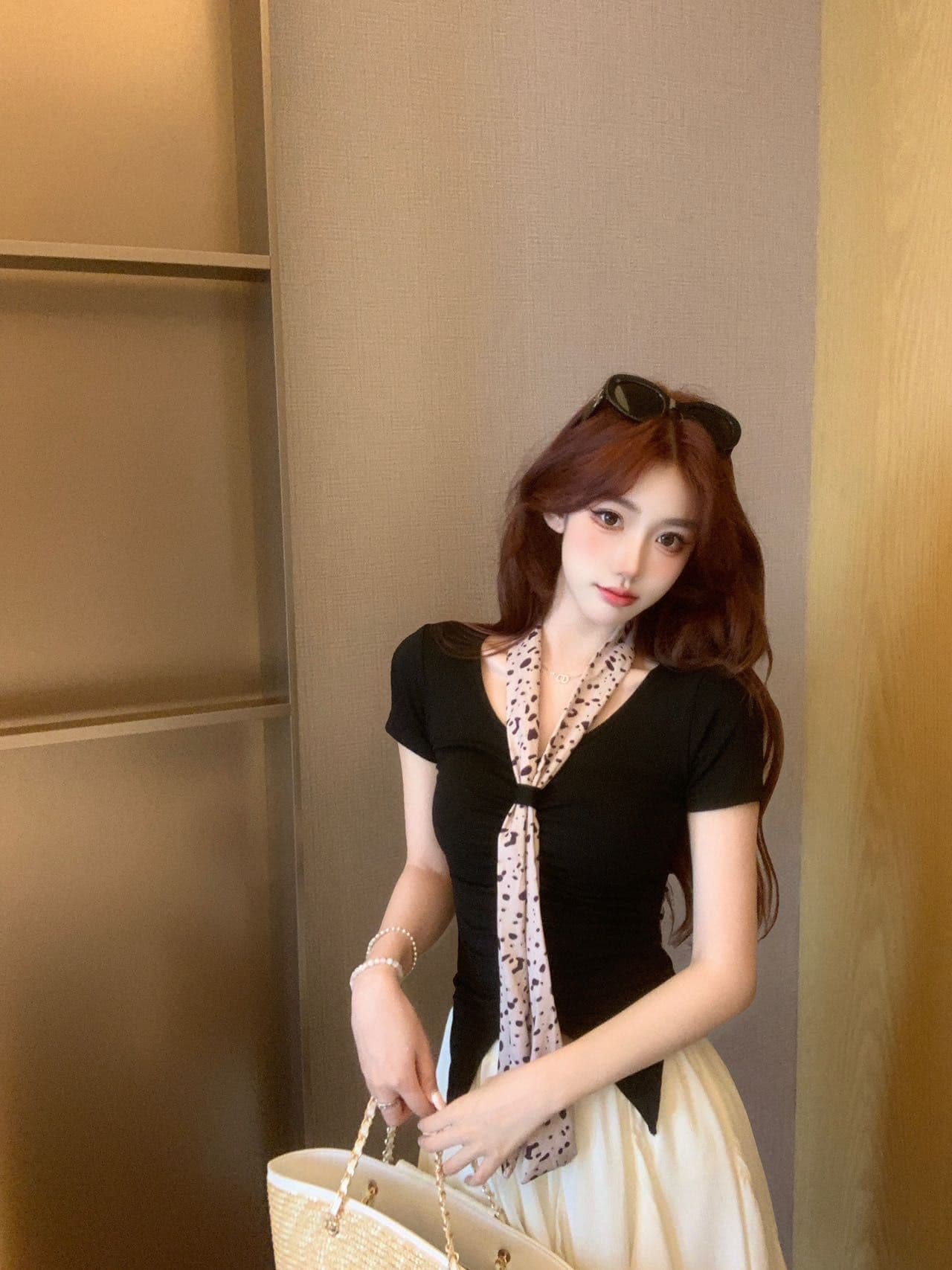 한 부서 레오파드 무늬 리본 V넥 반팔 티셔츠 여성 여름 벨트 가슴 패드 몸매 가꾸기 슬림해 보이는 인사이드 가져 가라. 외출용 핫걸 바람 맨위 상세 이미지 8