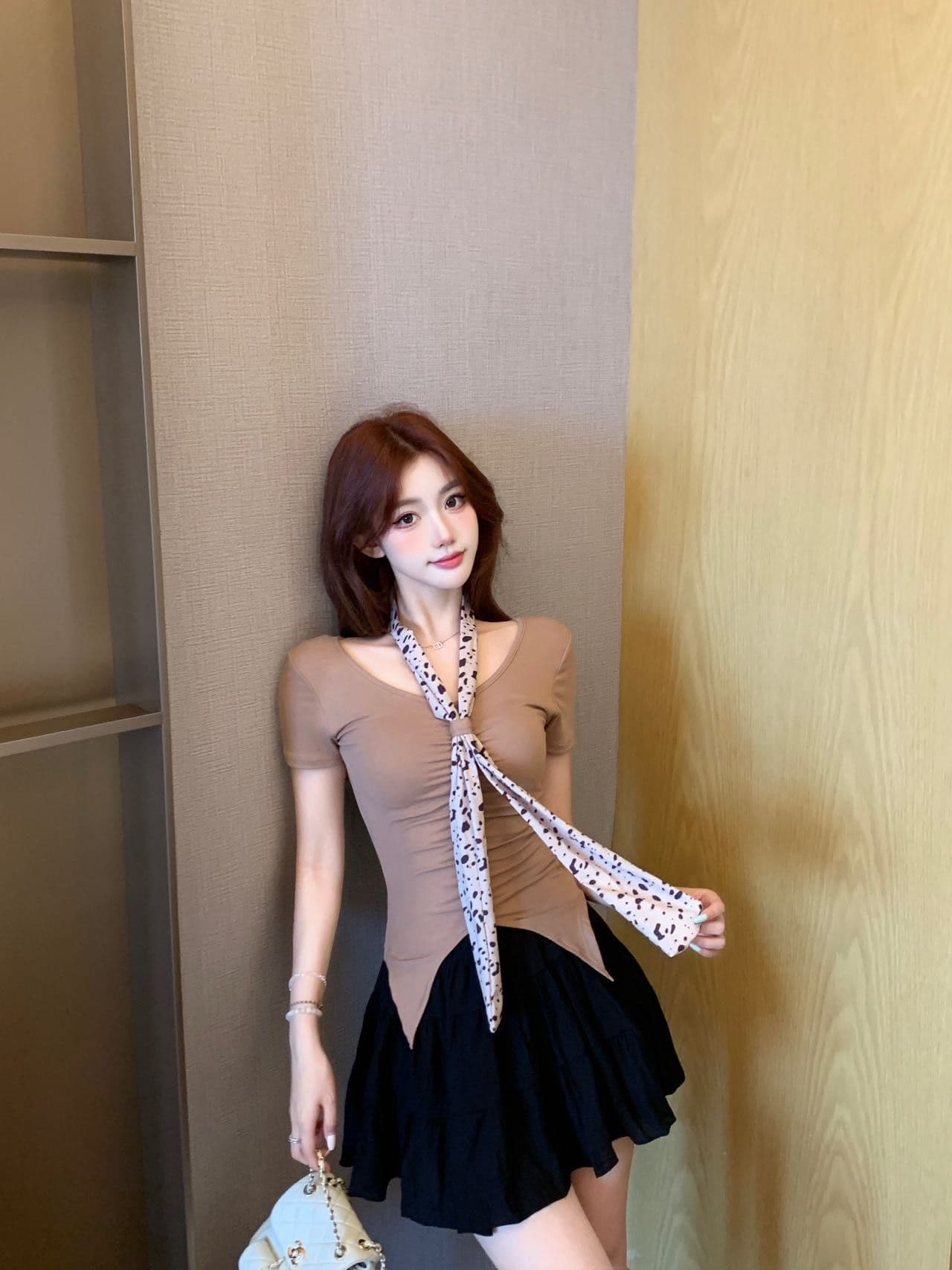 한 부서 레오파드 무늬 리본 V넥 반팔 티셔츠 여성 여름 벨트 가슴 패드 몸매 가꾸기 슬림해 보이는 인사이드 가져 가라. 외출용 핫걸 바람 맨위 상세 이미지 20