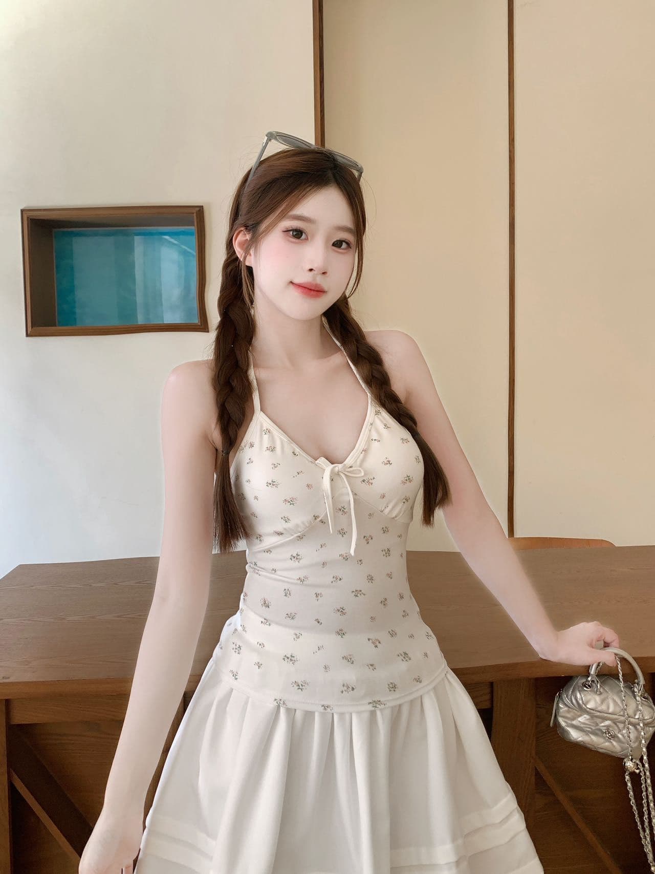벨트 가슴 패드 miu 부서 작은 꽃무늬 행침 목 V넥 캐미솔 여름 아름다움 뒤로 외출용 인사이드 잡아라. 의류 상세 이미지 7