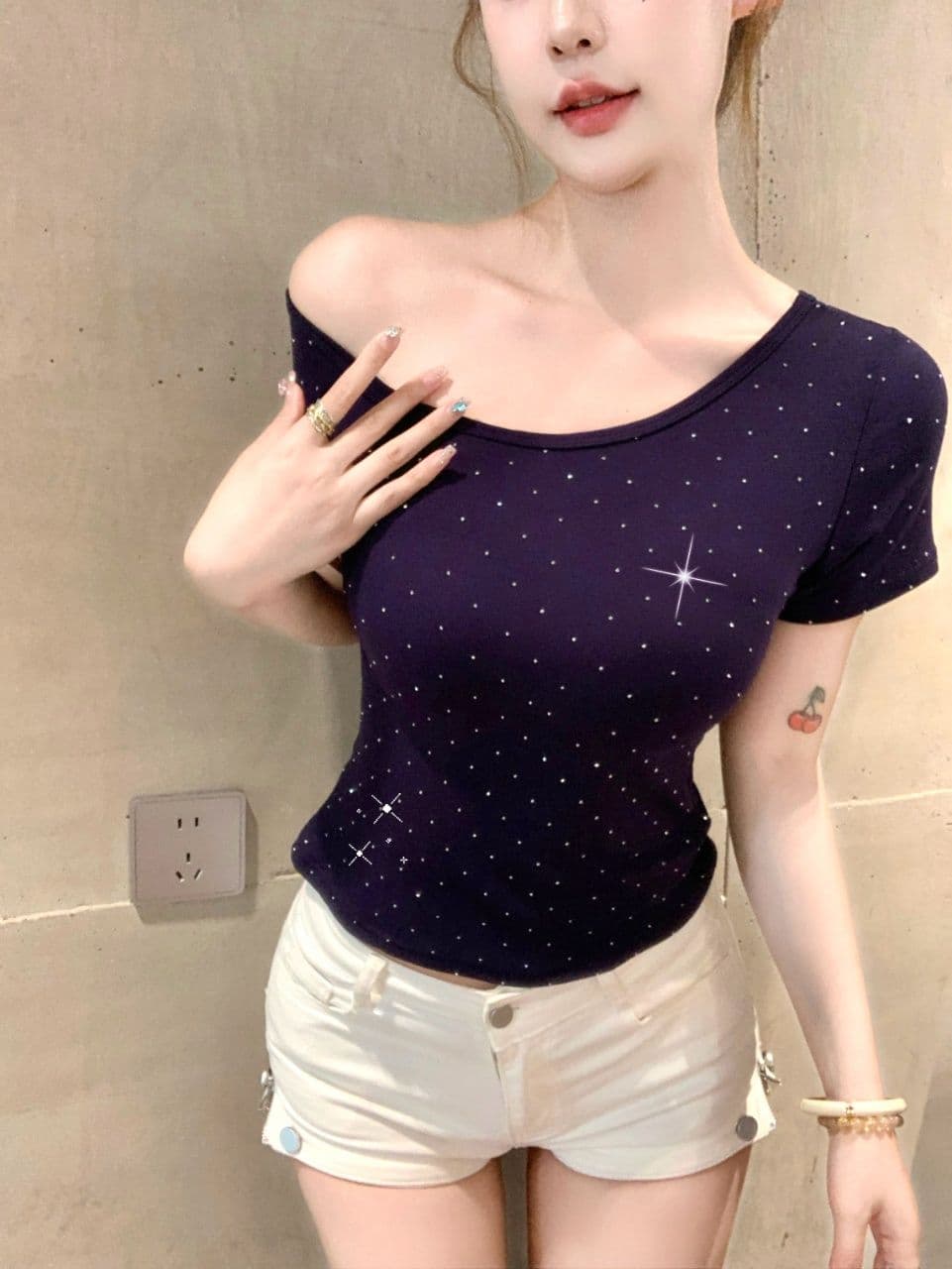 핫픽스 비스듬한 어깨 반팔 티셔츠 디자인 센스 몸매 가꾸기 슬림해 보이는 순수한 욕망 오프숄더 맨위 상세 이미지 18