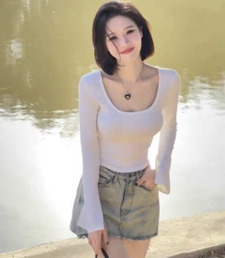 가을 겨울 긴팔 티셔츠 여성 기본 셔츠 패션 몸매 가꾸기 나팔 소매 쇼트 스타일 순수한 욕망 바람 맨위 상세 이미지 11