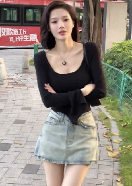 가을 겨울 긴팔 티셔츠 여성 기본 셔츠 패션 몸매 가꾸기 나팔 소매 쇼트 스타일 순수한 욕망 바람 맨위 상세 이미지 16