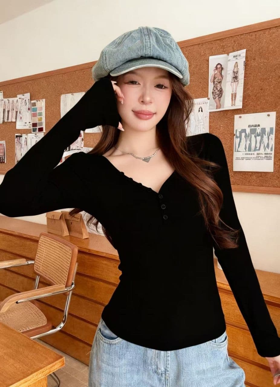 이른 가을 새로운 순수한 욕망 연삭 털 V넥 단추 디자인 보온 긴팔 티셔츠 몸매 가꾸기 여성 고정 벨트 가슴 패드 상세 이미지 16