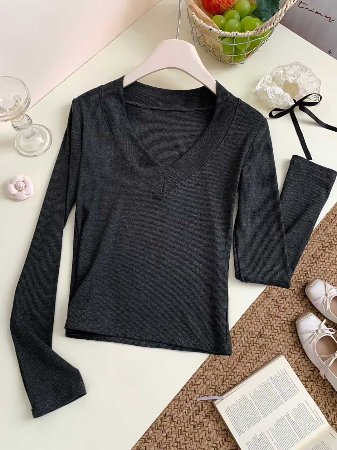 이른 가을 새로운 순수한 욕망 섹시함 깊은 V 넥 긍정적 인 어깨 긴팔 몸매 가꾸기 슬림해 보이는 다용도 작은 대중 기본 셔츠 맨위 상세 이미지 25