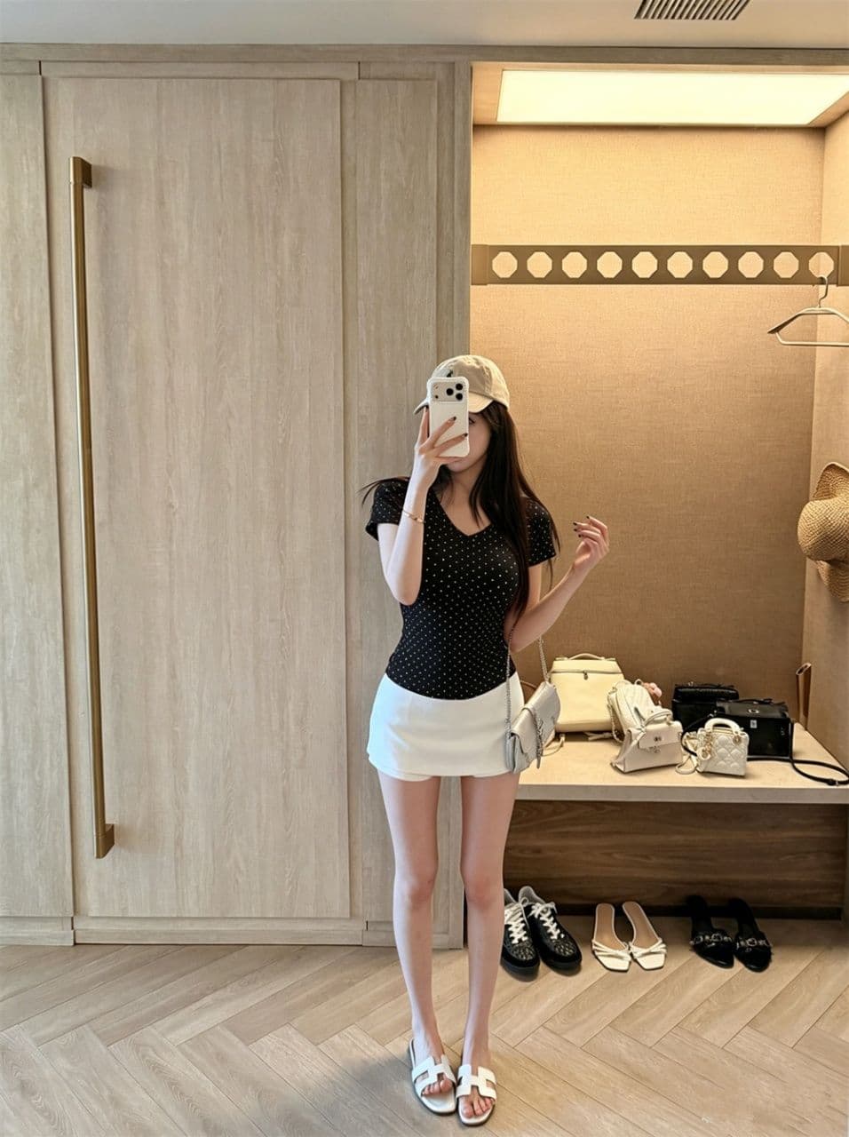 도트 무늬 V넥 반팔 티셔츠 여성 여름 패션 품격 슬림해 보이는 다용도 디자인 센스 맨위 상세 이미지 19
