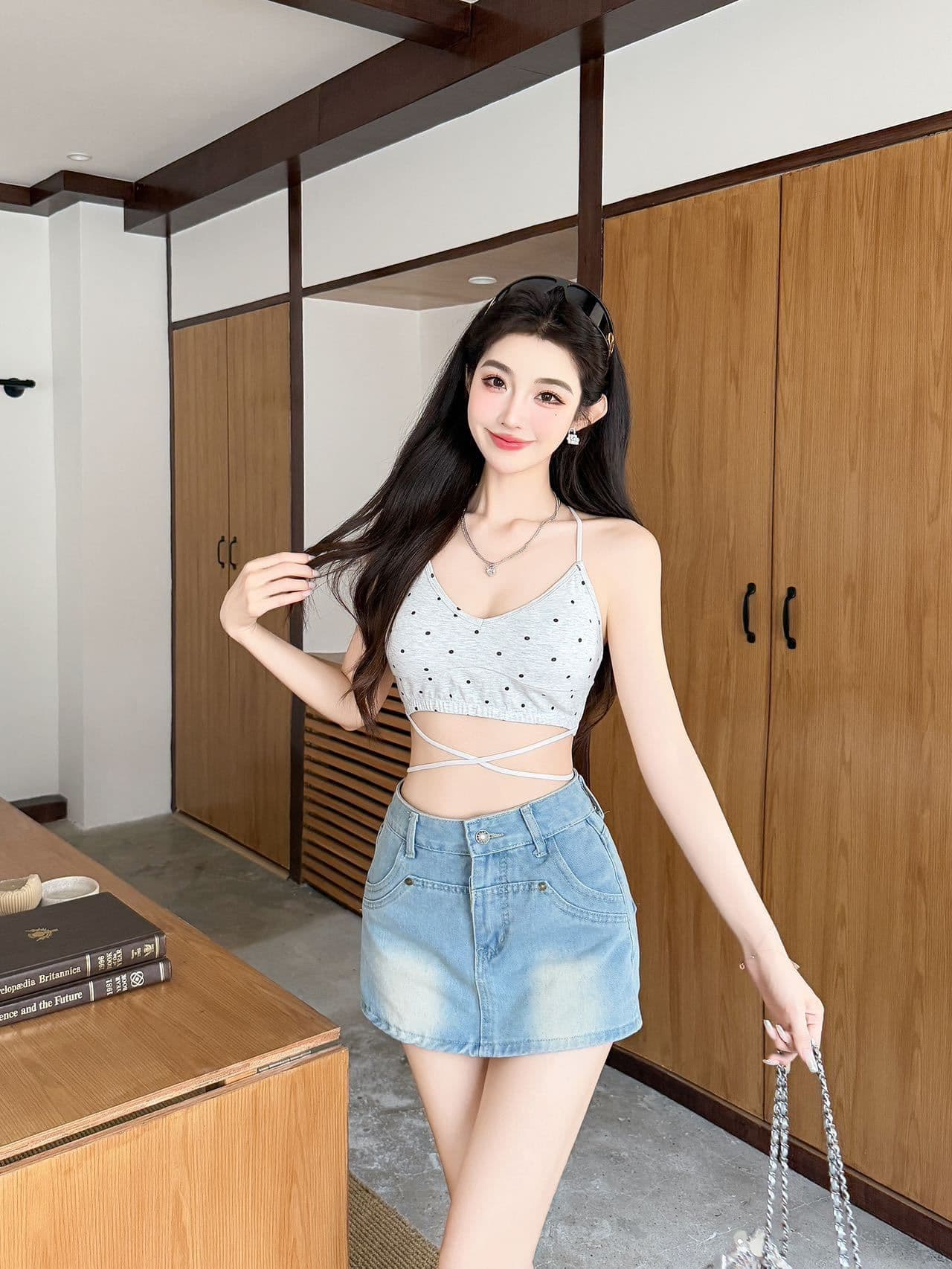 여름 새로운 섹시함 V넥 도트 무늬 프린트 포장 가슴 아름다움 뒤로 십자가 스트랩 디자인 고정 벨트 가슴 패드 상세 이미지 10