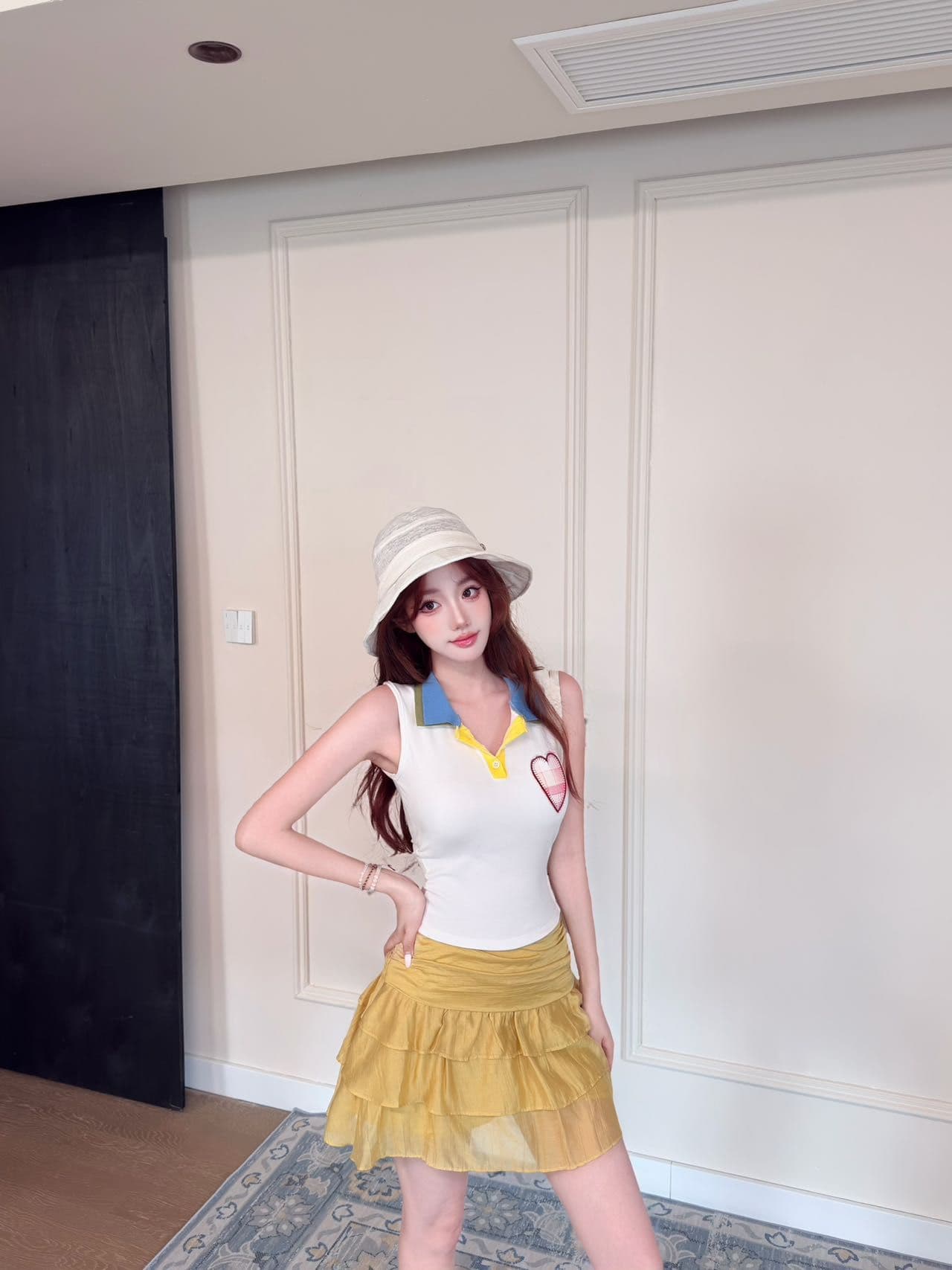 2026 새로운 달콤한 차가운 레트로 배색 패치 하트 자수 고정 가슴 패드 몸매 가꾸기 슬림해 보이는 외출용 쇼트 스타일 맨위 상세 이미지 9