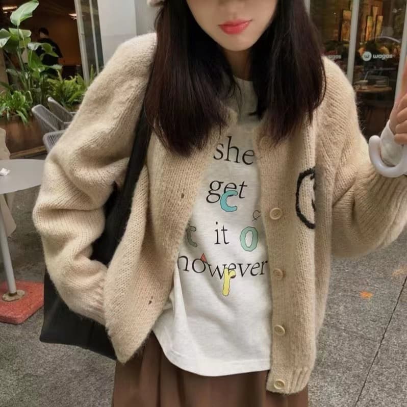 디자인 센스 자수 부드러운 슈퍼 루즈핏 양면 웃는 얼굴 라운드 넥 스웨터 작은 열림 셔츠 겨울 한 부서 패션 다용도 상세 이미지 8