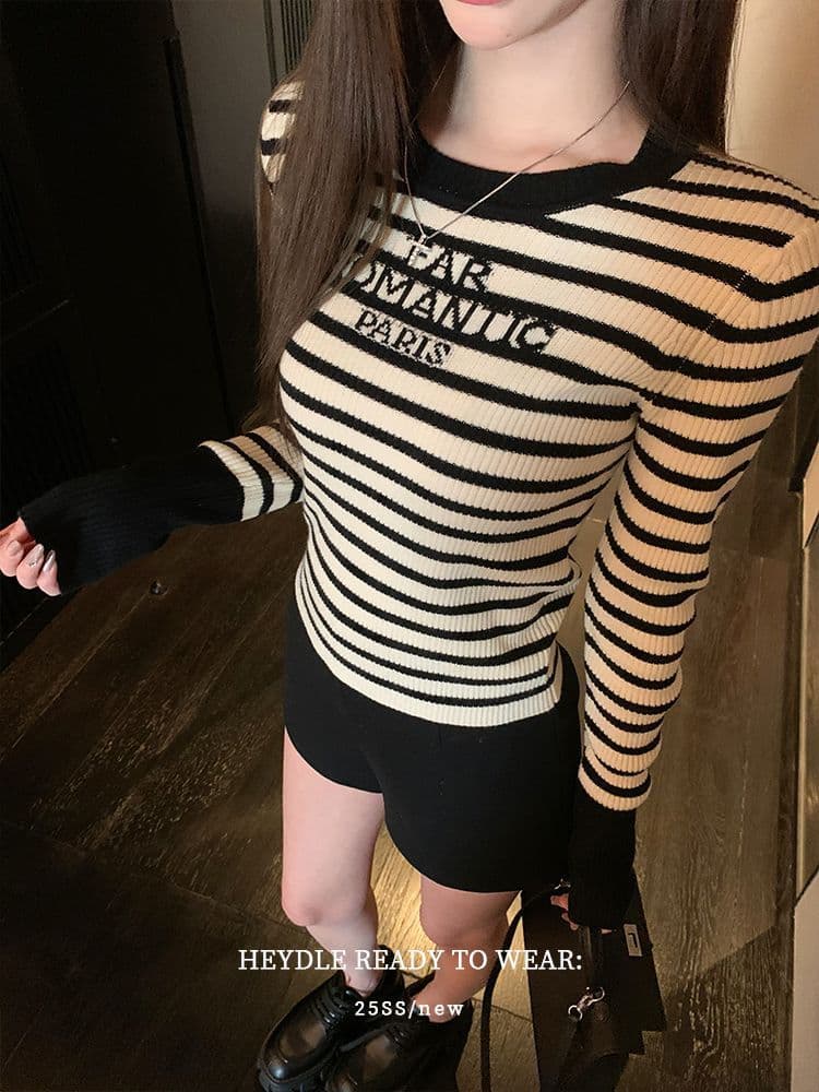 검은 콩 흠 북유럽 휴가 흑백 줄무늬 배색 스웨터 여자 봄 가을 새로운 몸매 가꾸기 쇼트 스타일 니트 맨위 상세 이미지 4