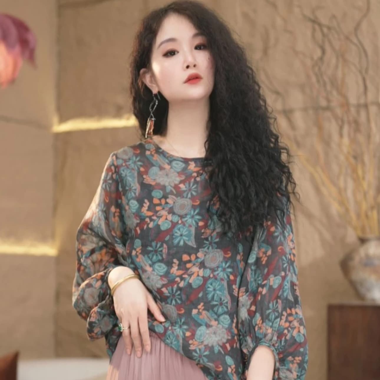 고급 레트로 프린트 라미 여성 셔츠 문예 벌룬 소매 셔츠 품격 루즈핏 풀오버 맨위 이미지 5